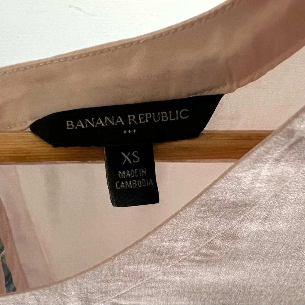 Petal Pink BANANA REPUBLIC Butterfly Cap Sleeve SILKY Short Sleeve BLOUSE Top XS - Picture 4 of 11